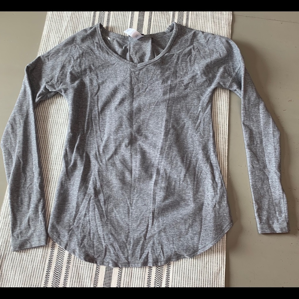 Ivivva Long Sleeve Heather Gray Shirt.